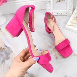 Rosa Damensandalen von Vinceza auf der Post 1