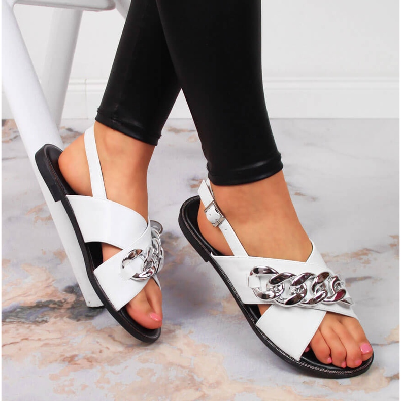 Damensandale mit weißer Vinceza-Kette 1