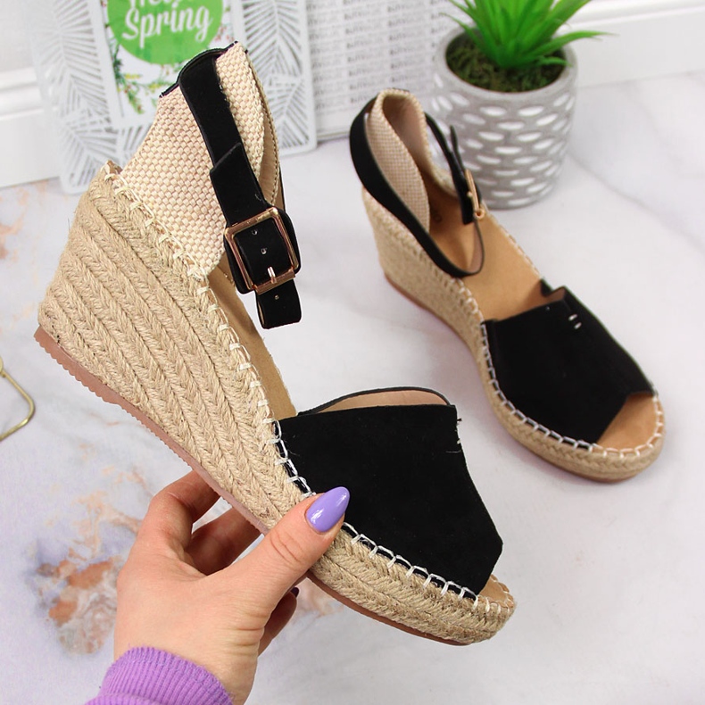 Damen Sandalen Espadrilles auf schwarzen Keilen eVento 1