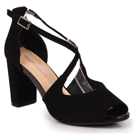 Damensandalen auf dem schwarzen Pfosten von Sergio Leone 1