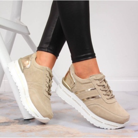 Damenlederschuhe auf der beigen Filippo-Plattform 1