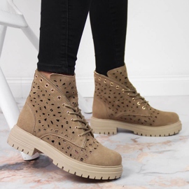 Durchbrochene Damenstiefel aus beigefarbenem Frühlingsleder Filippo 2