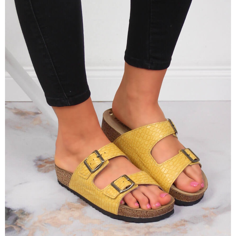 Gelbe Inblu Damenhausschuhe mit Schnallen 2