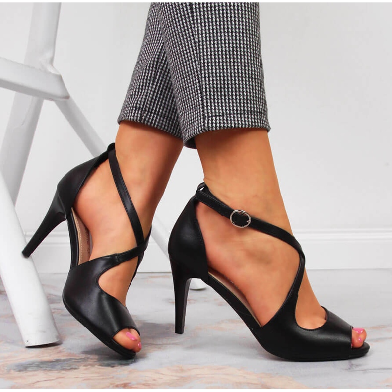 Schwarze Damensandalen von Sergio Leone mit hohem Absatz 1