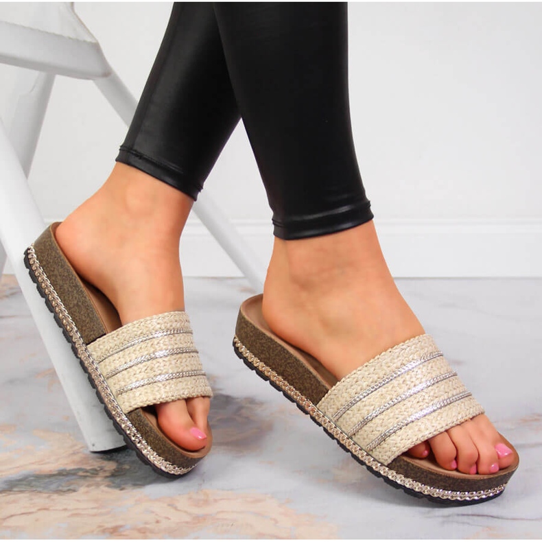 S.Barski Beige Damenhausschuhe mit Plateau von S. Bararski 1