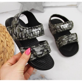 American Club Sandalen aus Schaumstoff mit Klettverschluss für Jungen schwarz grau mehrfarbig grün 1