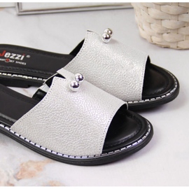 Silberne Lederpantoffeln für Damen Jezzi 2