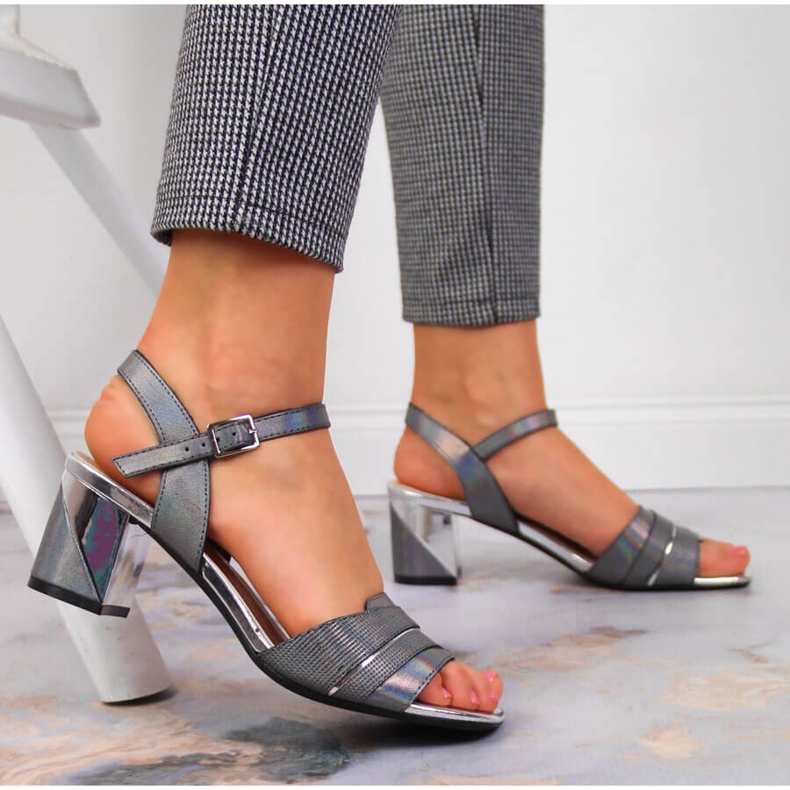 Damensandalen auf dem Pfostengraphit Sergio Leone mehrfarbig 2