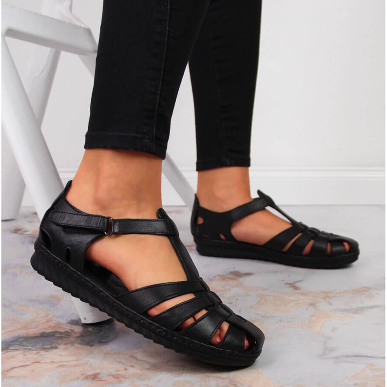 T.Sokolski Schwarze Damensandalen mit Klettverschluss von T. Sokolski 2