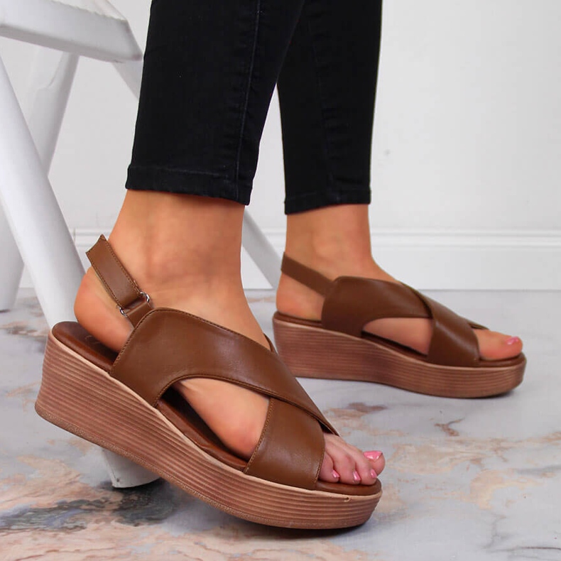 Braune, braune Keilsandalen von Filippo für Damen 2