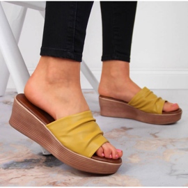 Gelbe Damen Pantoffeln Filippo mit Keilabsatz 2