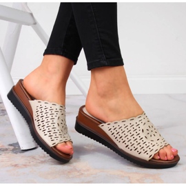 Beige durchbrochene Jezzi-Pantoffeln für Damen 1