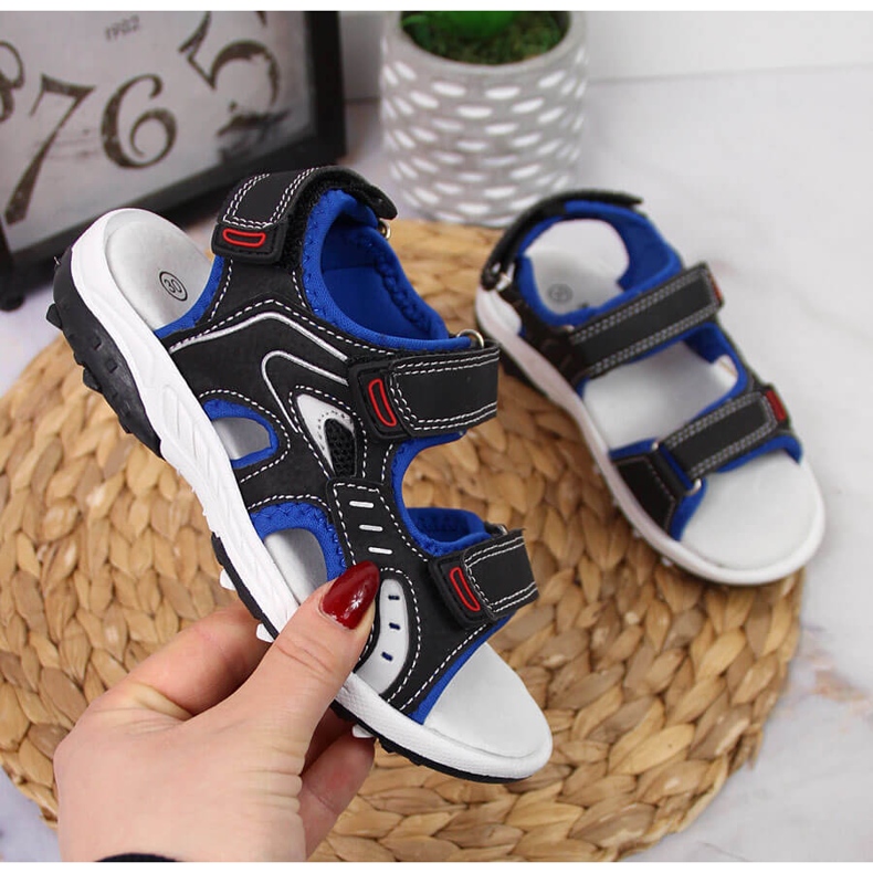 Schwarze American Club Jungensandale mit Klettverschluss 1