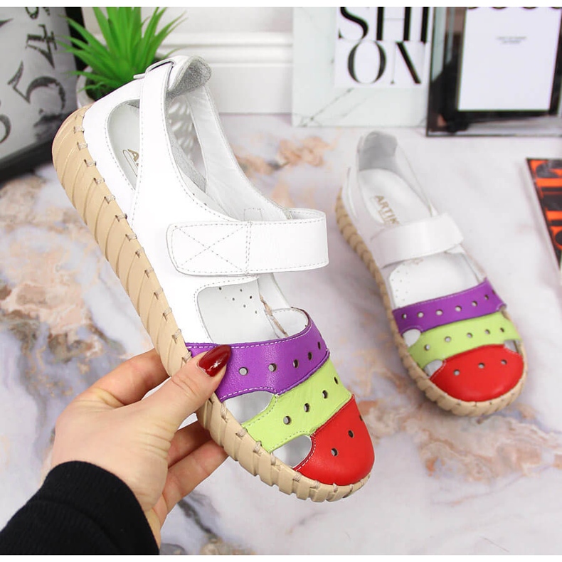 Damen-Ledersandale mit durchbrochenem Artiker weiß mehrfarbig 1