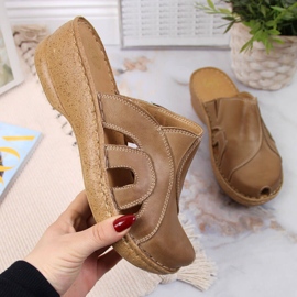 Beige Keilpantoffeln aus Leder Łukbut 650 1