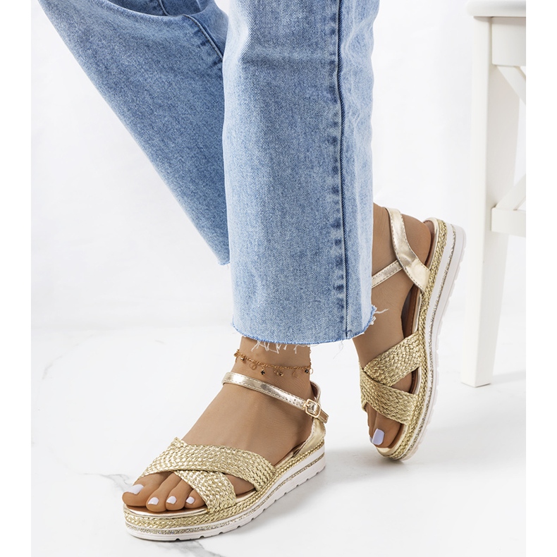 Goldene Damensandalen von Chirnside 1