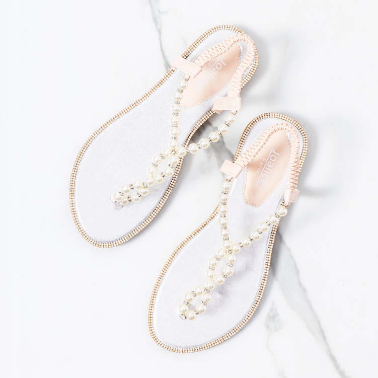 Beige Sandalen mit Tana-Perlen 1