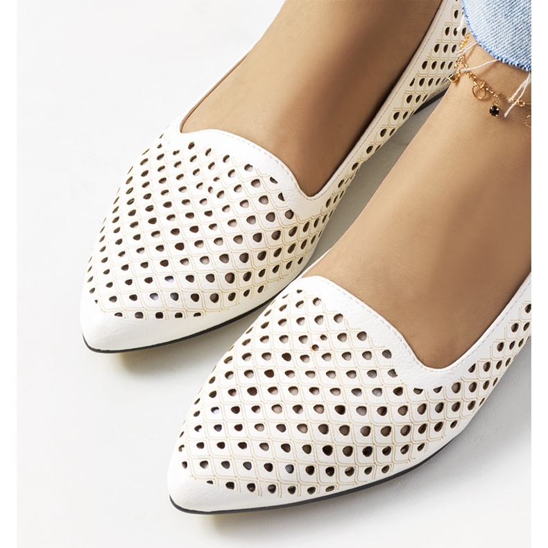Cremefarbene durchbrochene Ballerinas von Jarrett naturfarben 1