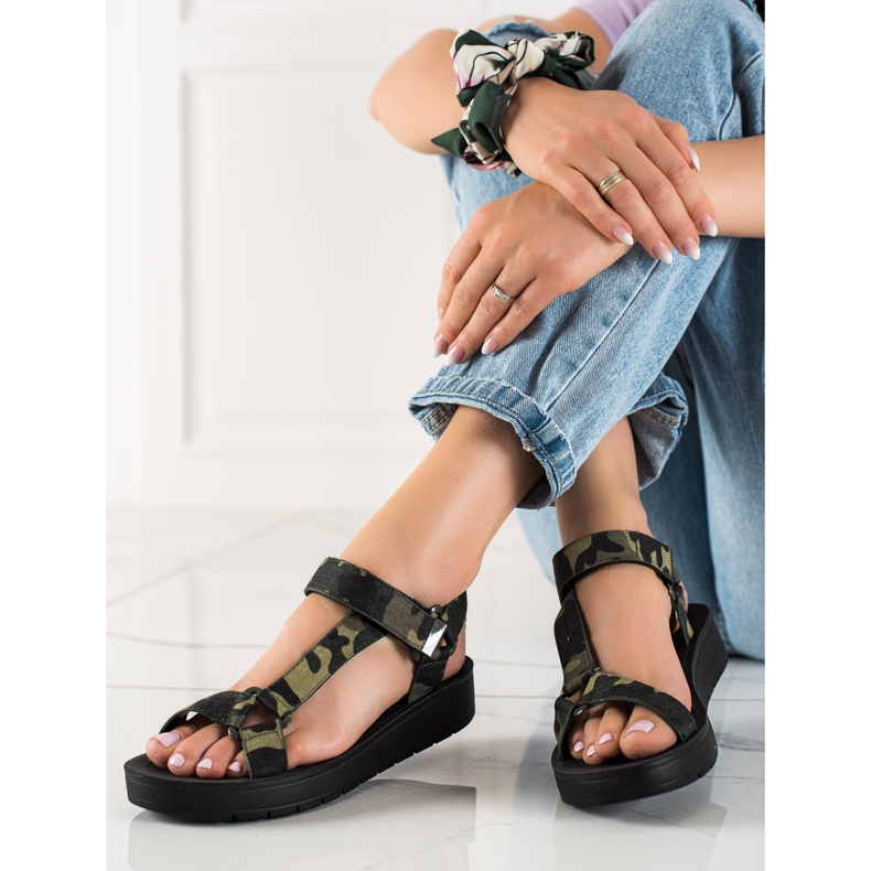 Cm Paris Moro Sandalen auf der Plattform grün 2