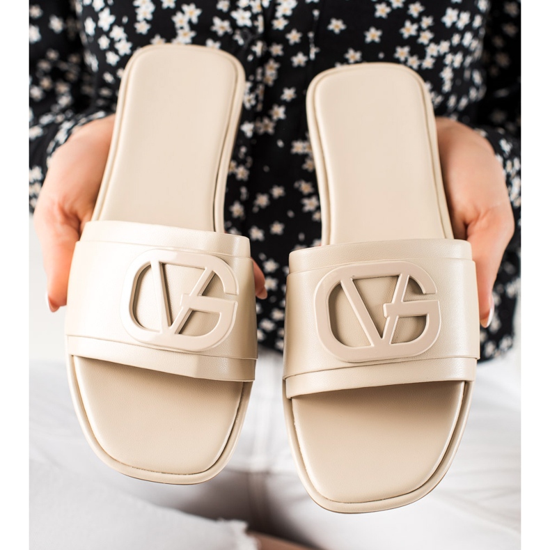 TRENDI Beige Hausschuhe 1