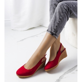 Rote Espadrilles auf dem Ribeiro Wedge 1