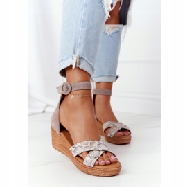 Keilsandalen aus Wildleder Maciejka 04565-04 Beige-Gold 1