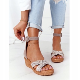 Keilsandalen aus Wildleder Maciejka 04565-04 Beige-Gold 3