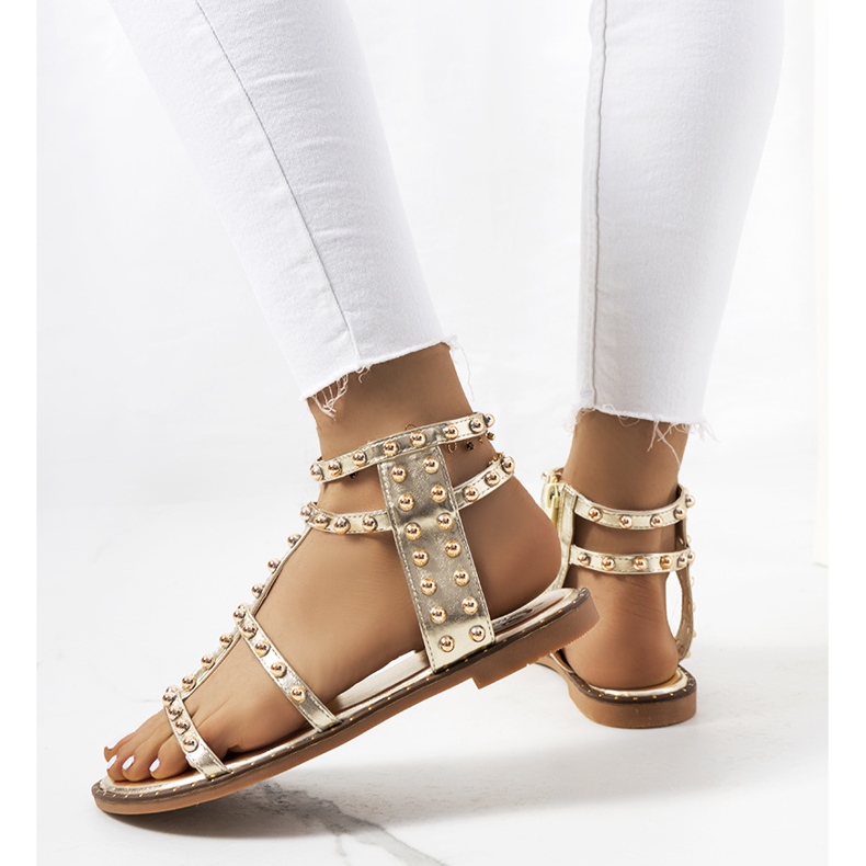 Goldfarbene Kabor Nietensandalen golden 1