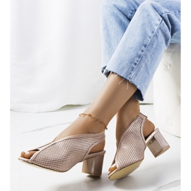 Rush rosa durchbrochene Sandalen golden 1