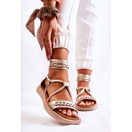 Ledersandalen auf der Plattform Maciejka 05559-25 Golden 1