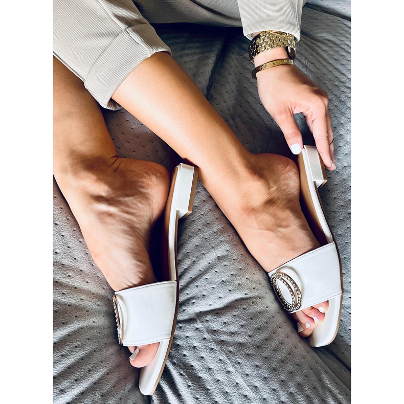 Allor Weiße Damenhausschuhe 2