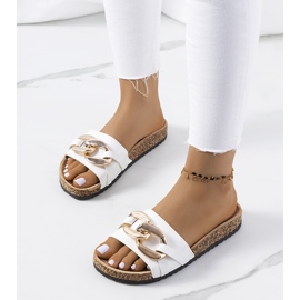 Weiße Hausschuhe mit Derbi-Kette 2