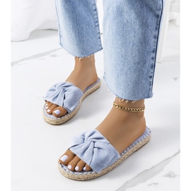 Blaue Hausschuhe mit Krina-Schleife 1