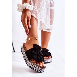 FJ1 Damenhausschuhe auf einer massiven Plattform Schwarz Terisa 1