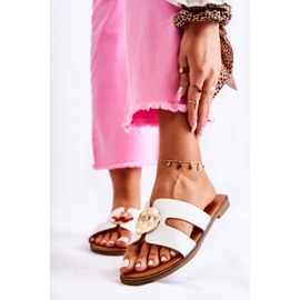 FJ1 Bequeme Damenhausschuhe mit weißem Leila-Ornament 1