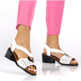 Leder offene Sandalen mit Filippo DS2308/22 Weiße Dekoration 1