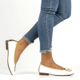 Lederschuhe mit Dekoration Filippo DP3661/22 Wh weiß 6