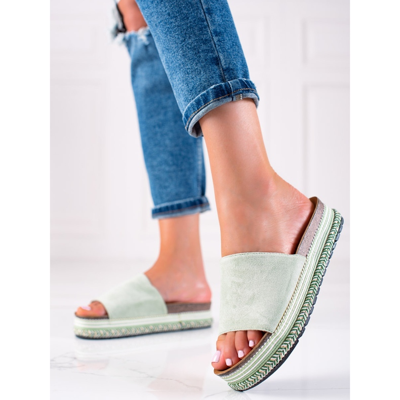 Bestelle Grüne Hausschuhe auf der Plattform 1