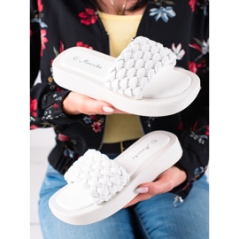 Mannika Hausschuhe auf der Plattform weiß 1