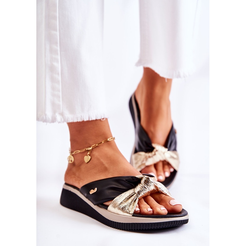 PE1 Bequeme Damenhausschuhe aus Leder Schwarz und Gold Neyla 1