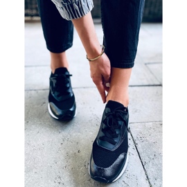 Remy Schwarze Sockensneaker 1