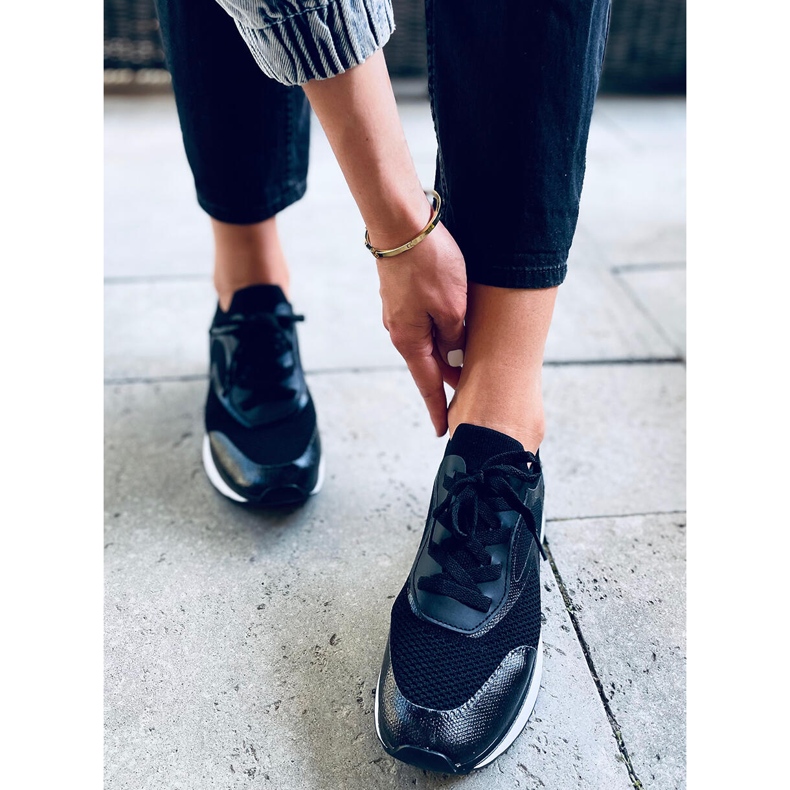 Remy Schwarze Sockensneaker 1