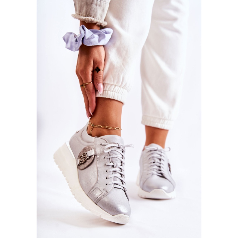 Sportschuhe aus Leder mit Keilabsatz Maciejka 05492-11 Silber 1