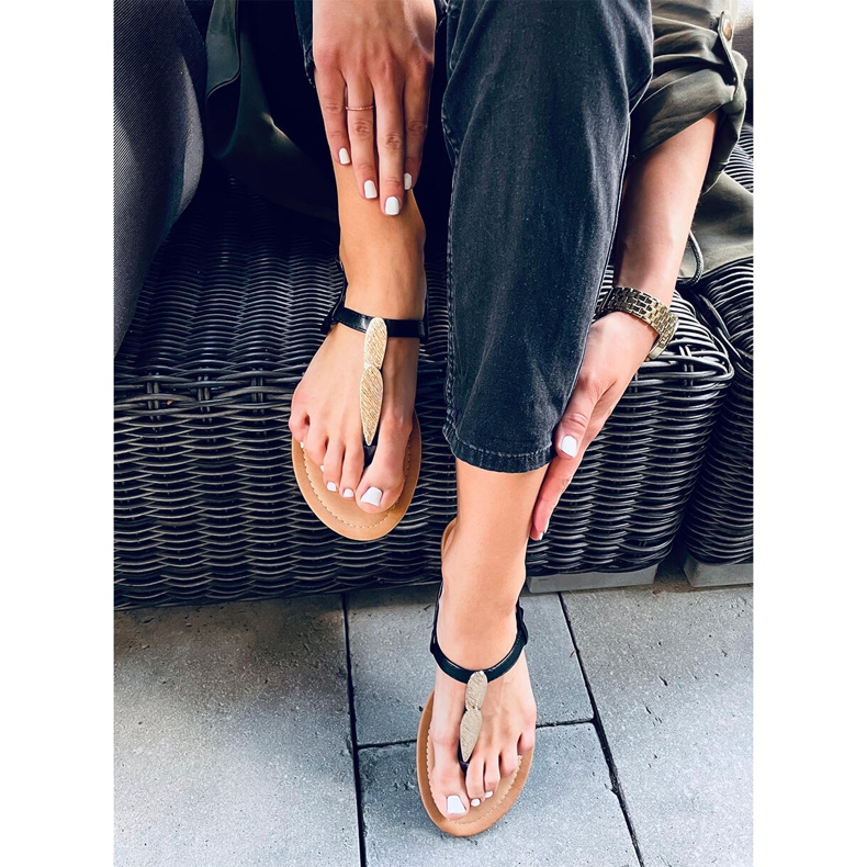 Attina Schwarze Flip-Flops 1