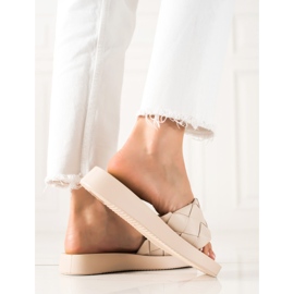 Small Swan Beige Hausschuhe 1