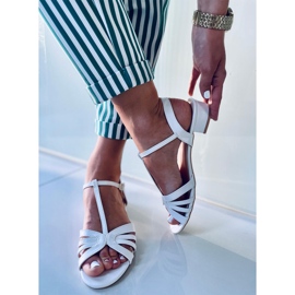 Sparkle White Sandalen mit niedrigem Absatz weiß 2