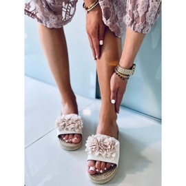 Floral Fiesta Primrose Beige Pantoffeln 1