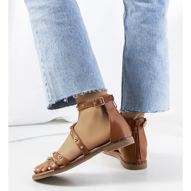 Krolt braune Nietensandalen 1