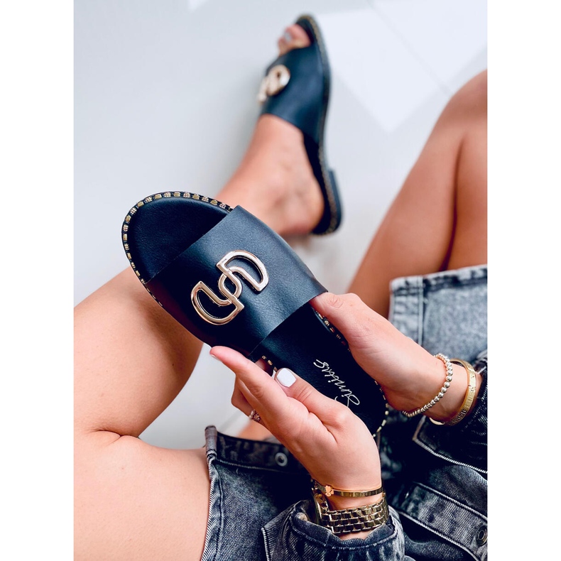 Larisa Schwarze Damenhausschuhe 1