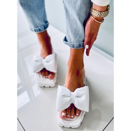 Keesha weiße Hausschuhe mit hoher Sohle 1